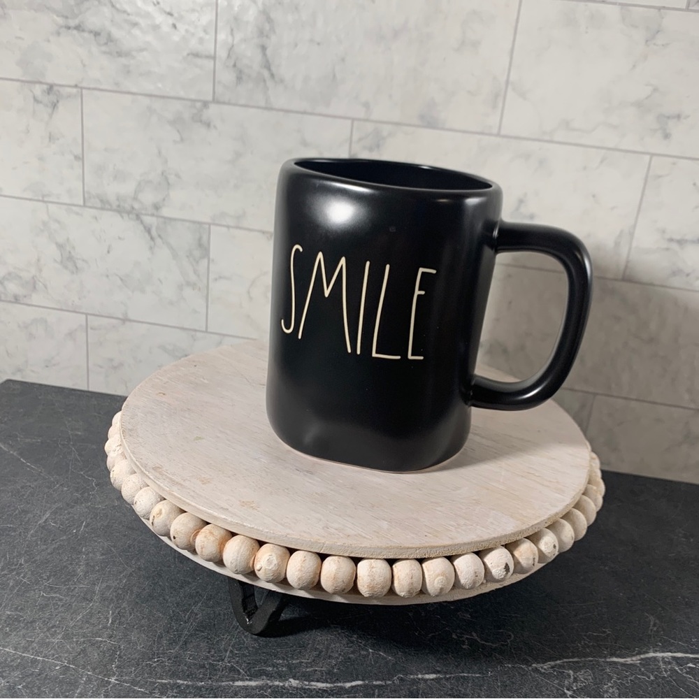 Rae Dunn smile mug never been used